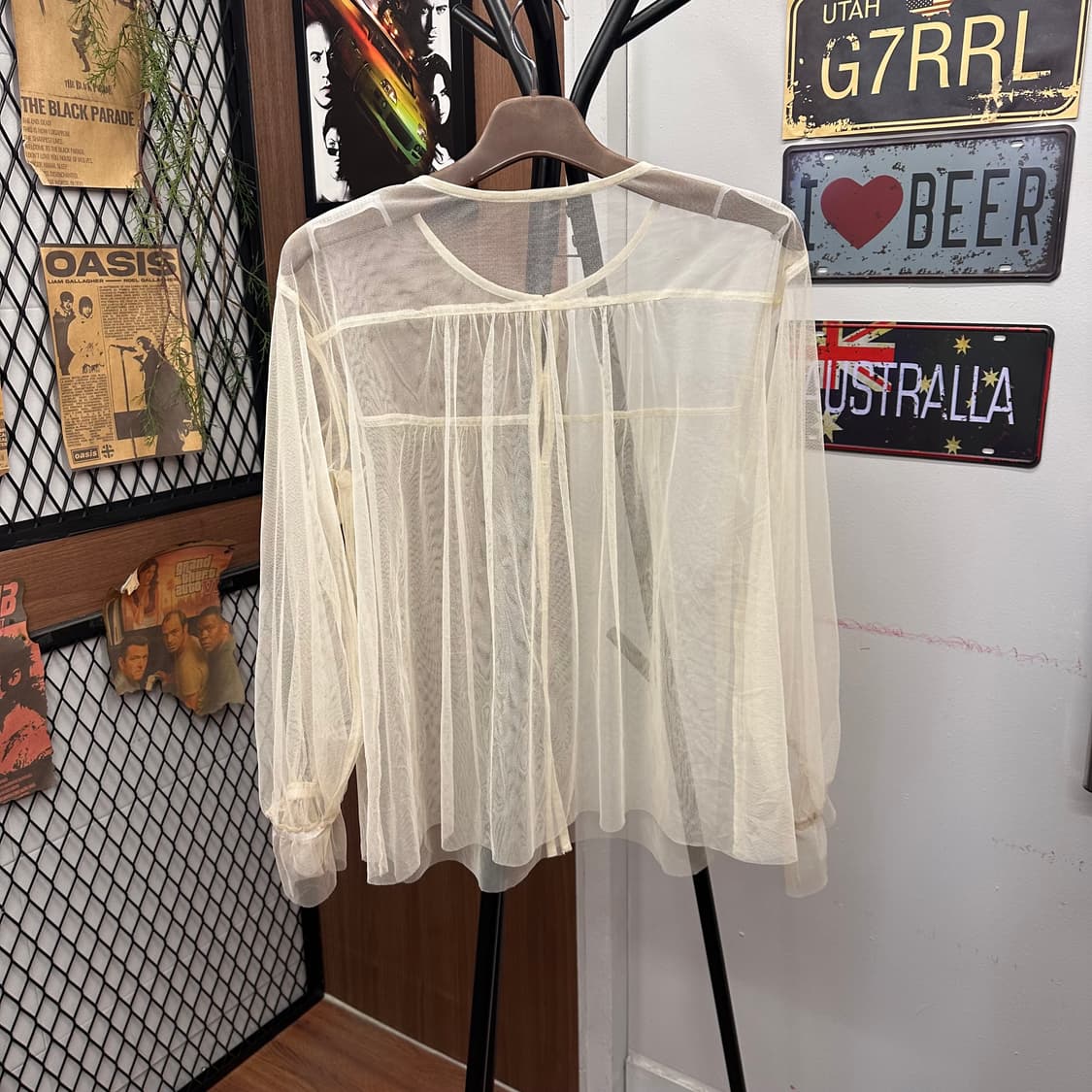 Beige Sheer Long sleeve Blouse 상품이미지2