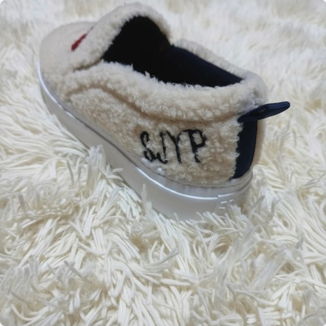 정가13만원대 sjyp 뽀글이 양털 슬립온 스니커즈 240 상품이미지2