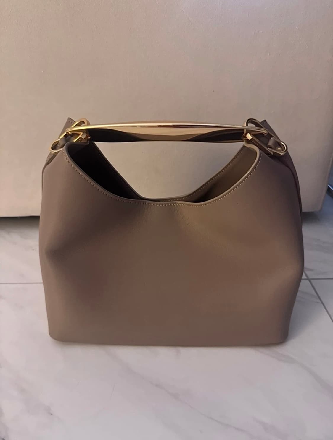 Elleme 엘렘 부메랑 레더백 토프 상품이미지1