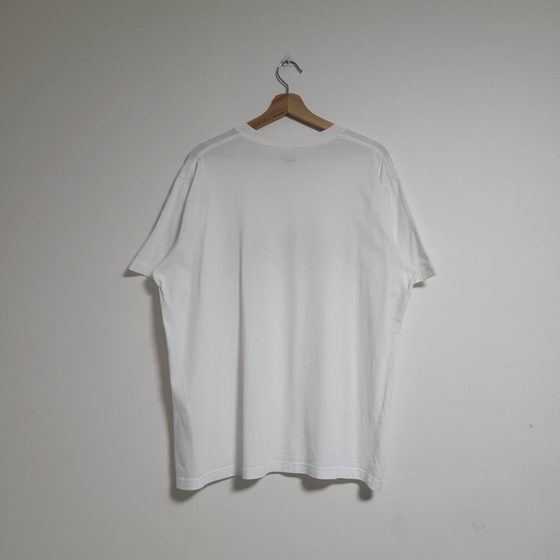 (XL) UNIQLO 유니클로 산리오 턱시도샘 콜라보 커스텀 반팔 티셔츠 상품이미지4