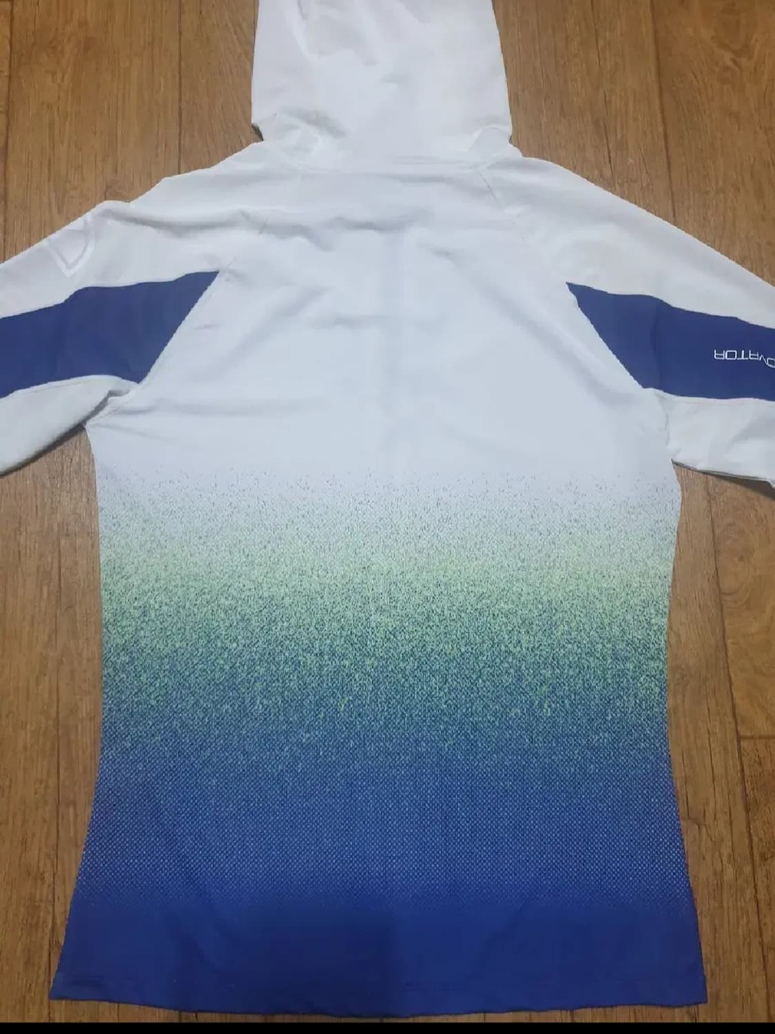 엘레쎄 운동복 후드집업 95 사이즈입니다 상품이미지4