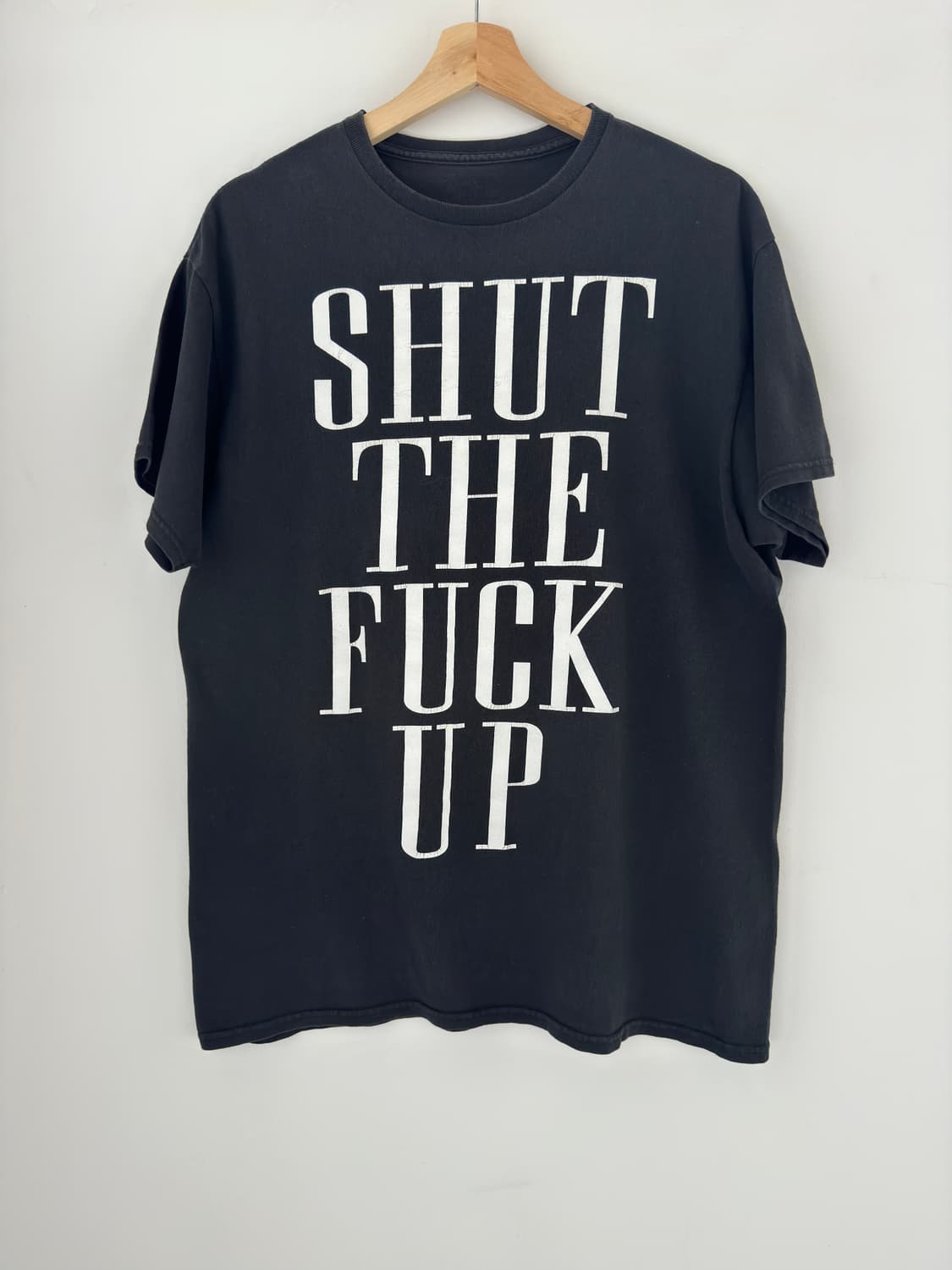[MADE IN USA] “SHUT THE FUCK UP” 프린트 티셔츠 상품이미지1