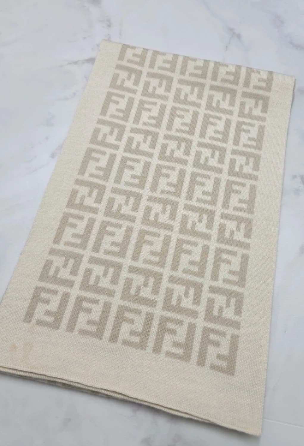 정품 펜디 FF 로고 울 머플러 아이보리 상품이미지3