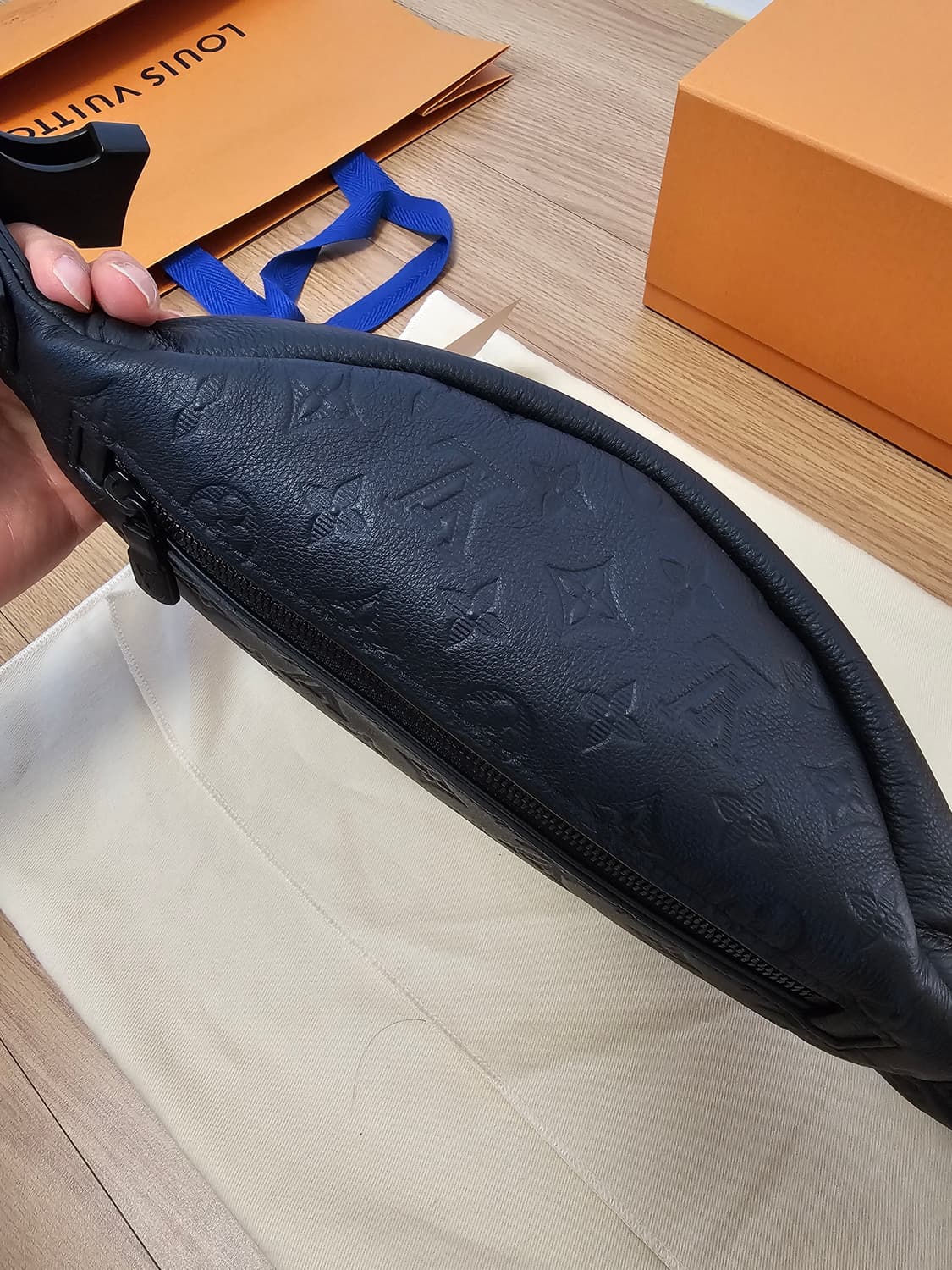 루이비통 올레더 디스커버리 범백 크로스백 신형 상품이미지7