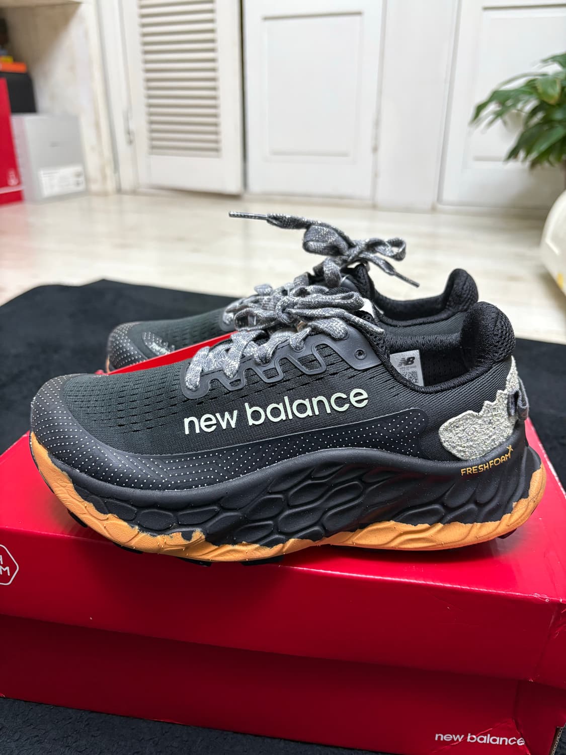 뉴발란스 Fresh Foam 235mm 상품이미지1