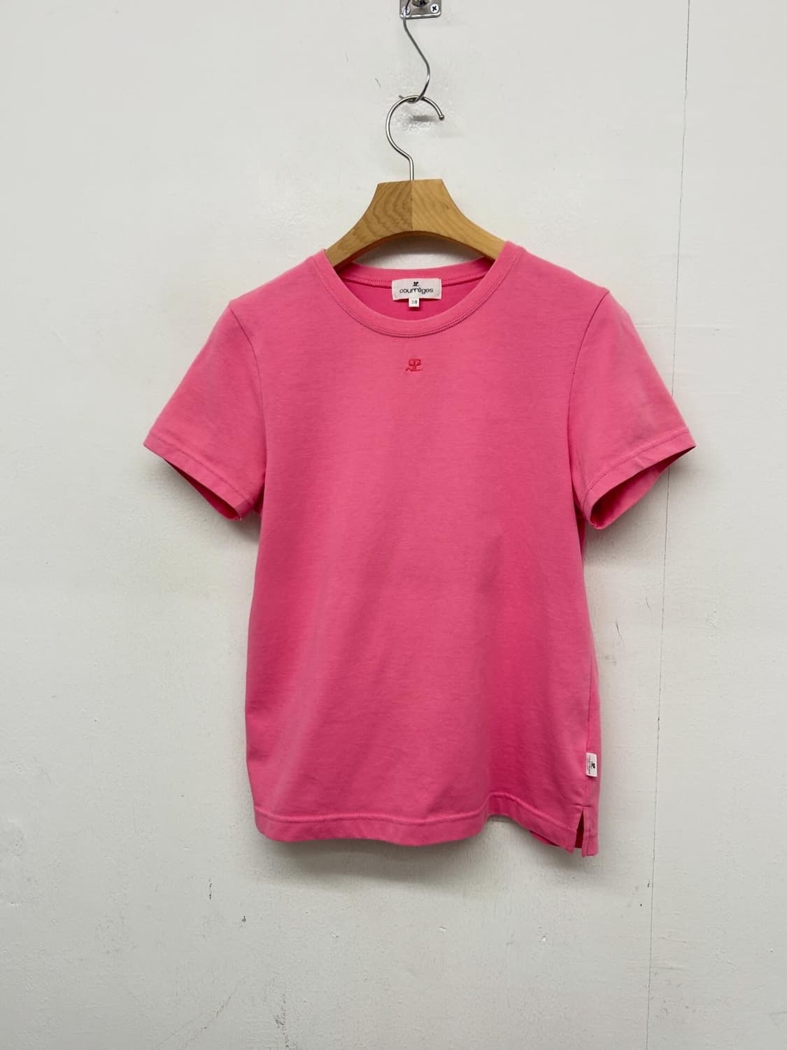 빈티지 꾸레쥬 로고 핑크 티셔츠 상품이미지1