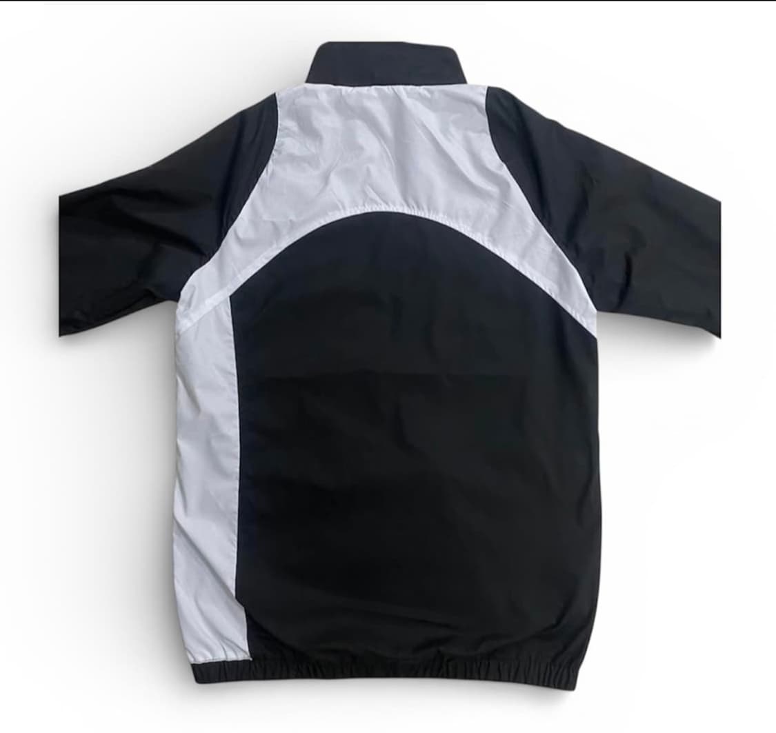 Chelsea
S
25-26 첼시 토탈90 트랙 자켓 상품이미지2