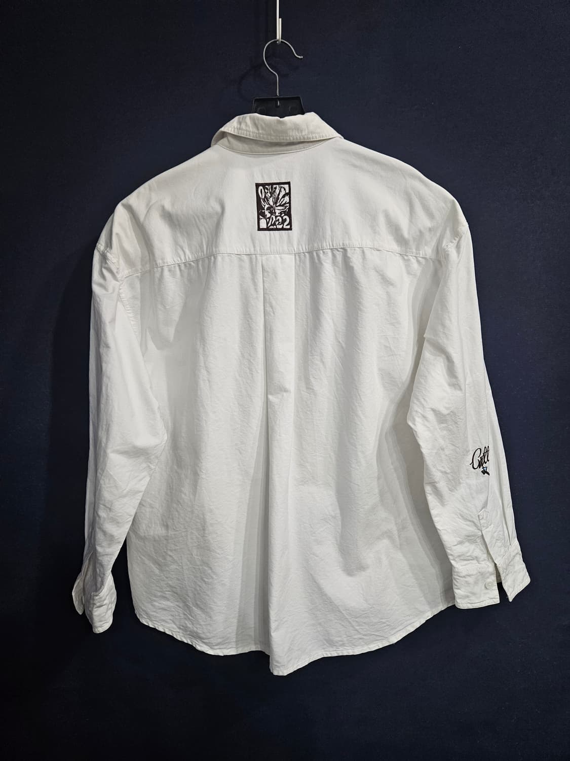 시스템옴므 자수 화이트 남성 세미오버핏 105 긴팔셔츠  상품이미지2