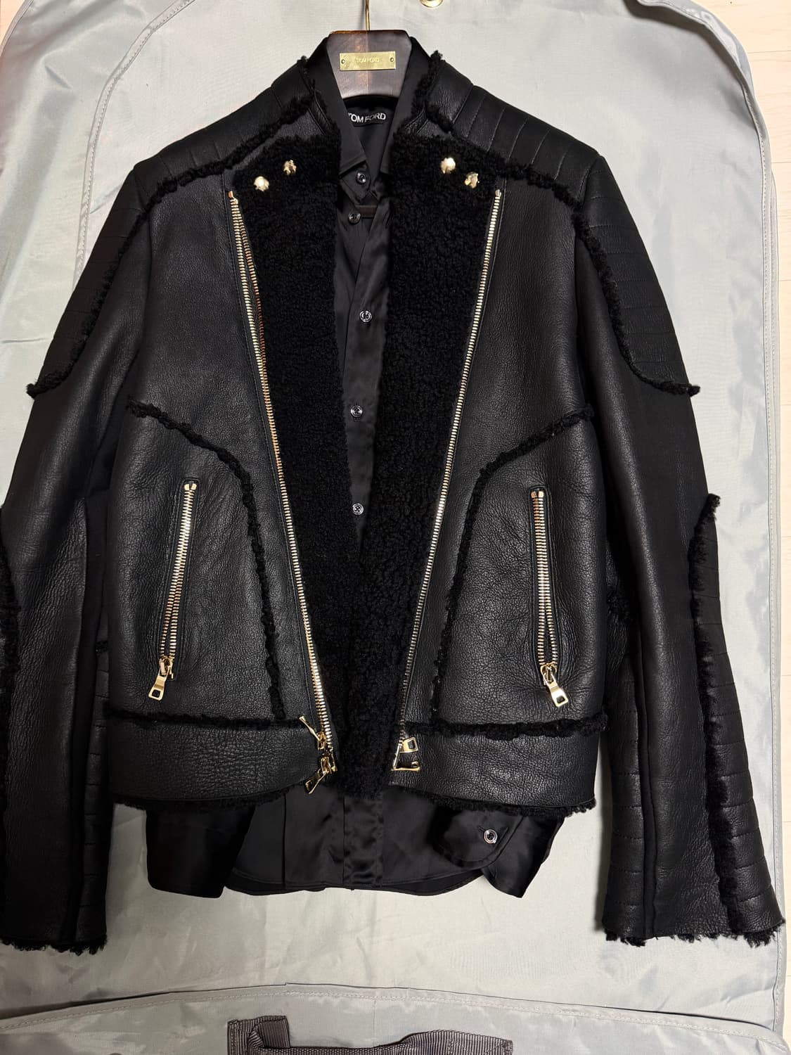 (명작,강추👍)발망 블랙 금장 시어링 무스탕 자켓 톰포드 무드 상품이미지1