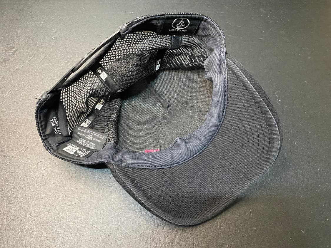 Newera x volcom vintage trucker cap 상품이미지7