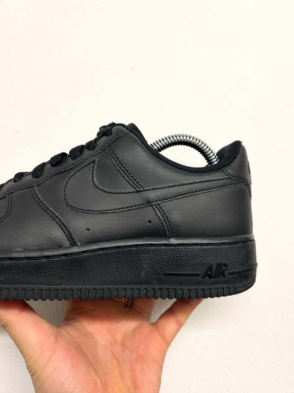 나이키 에어포스1 올블랙 240 상품이미지2