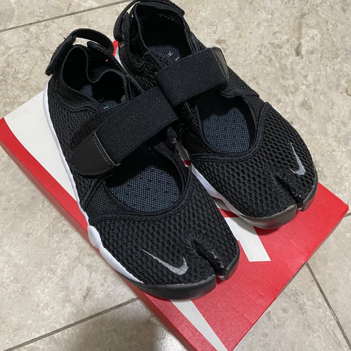 나이키 에어이프트 230 블랙 상품이미지1