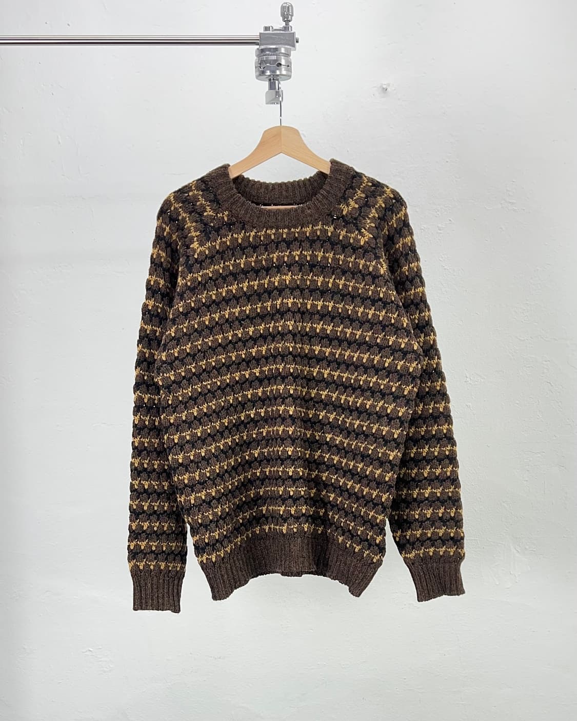 빔즈 스트라이프 팝콘 라운드 넥 울 니트 스웨터 상품이미지1