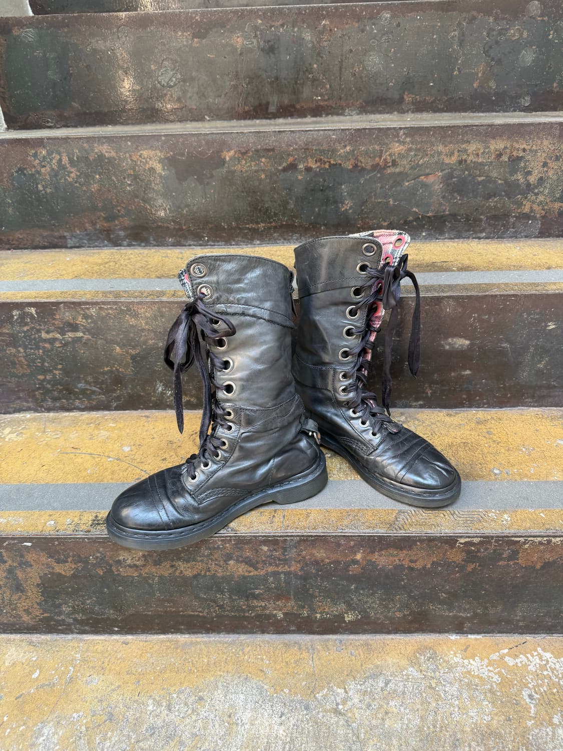 닥터마틴 1914 폴드다운 트라이엄프 부츠 상품이미지2