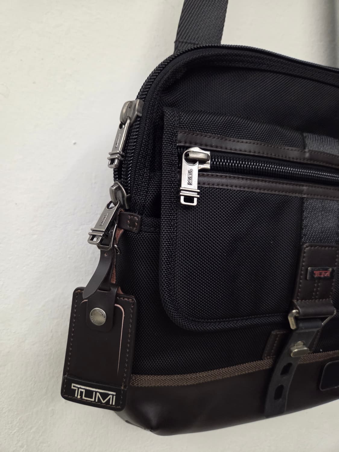 투미 크로스 상품이미지3