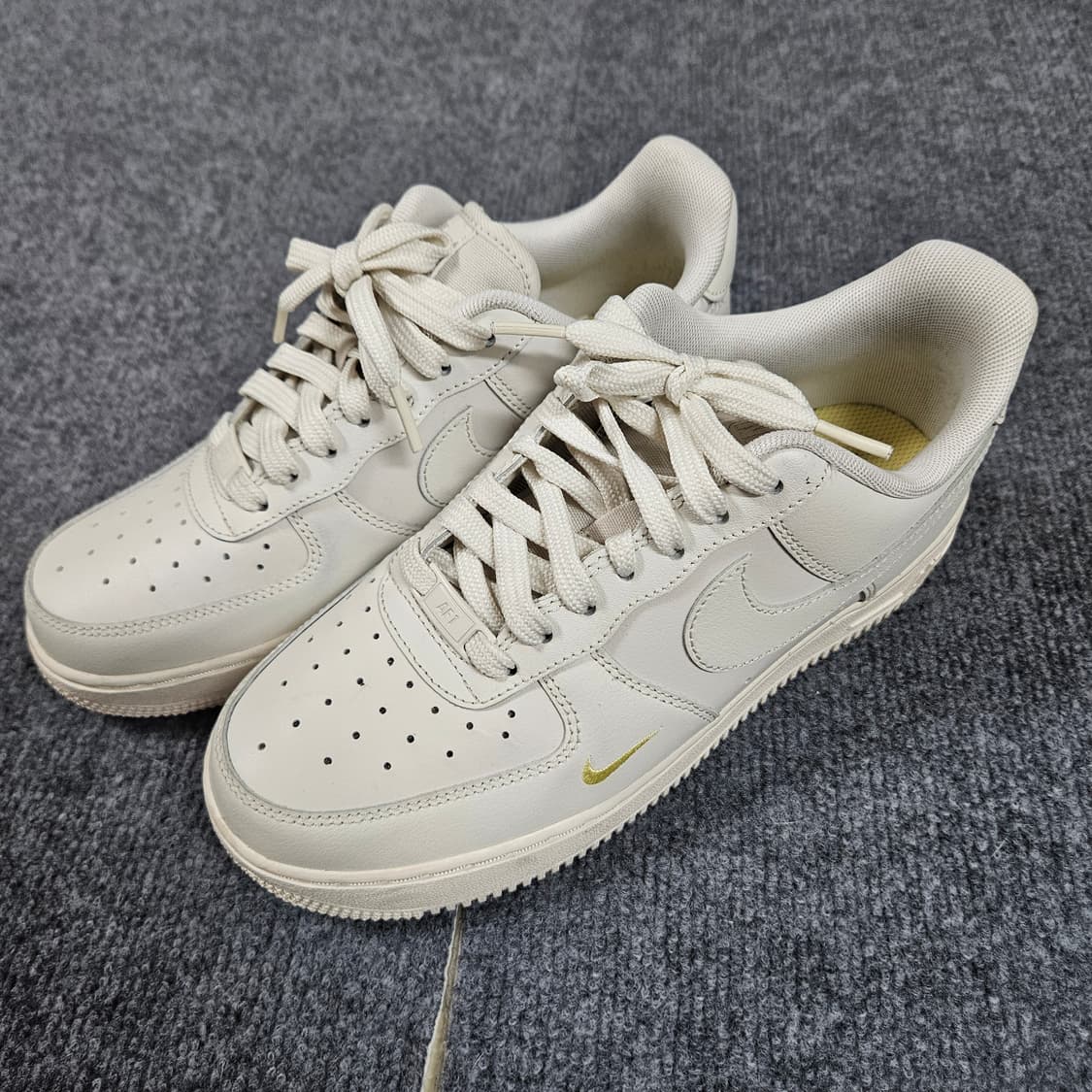 나이키 에어 포스 1 '07 팬텀 소프트 옐로우(급처) 상품이미지3