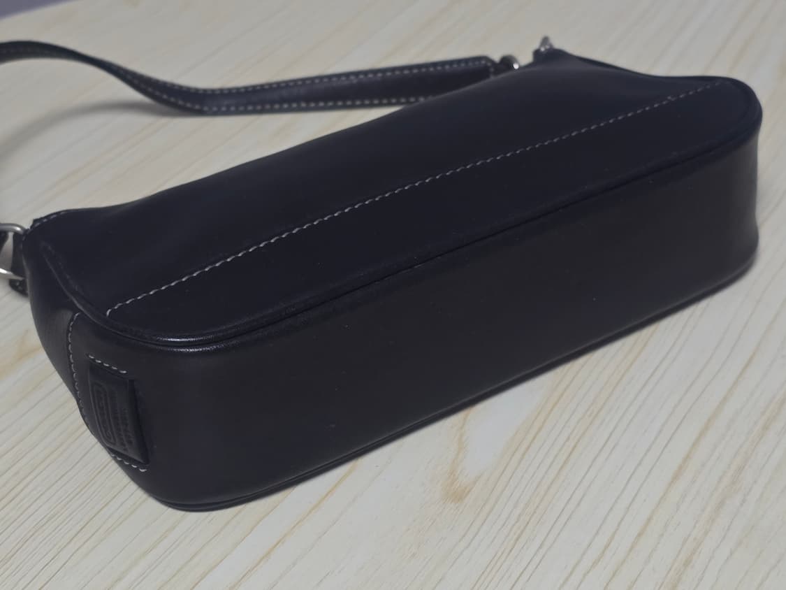 Coach 코치 햄프턴 바게트 토트백 블랙 상품이미지5