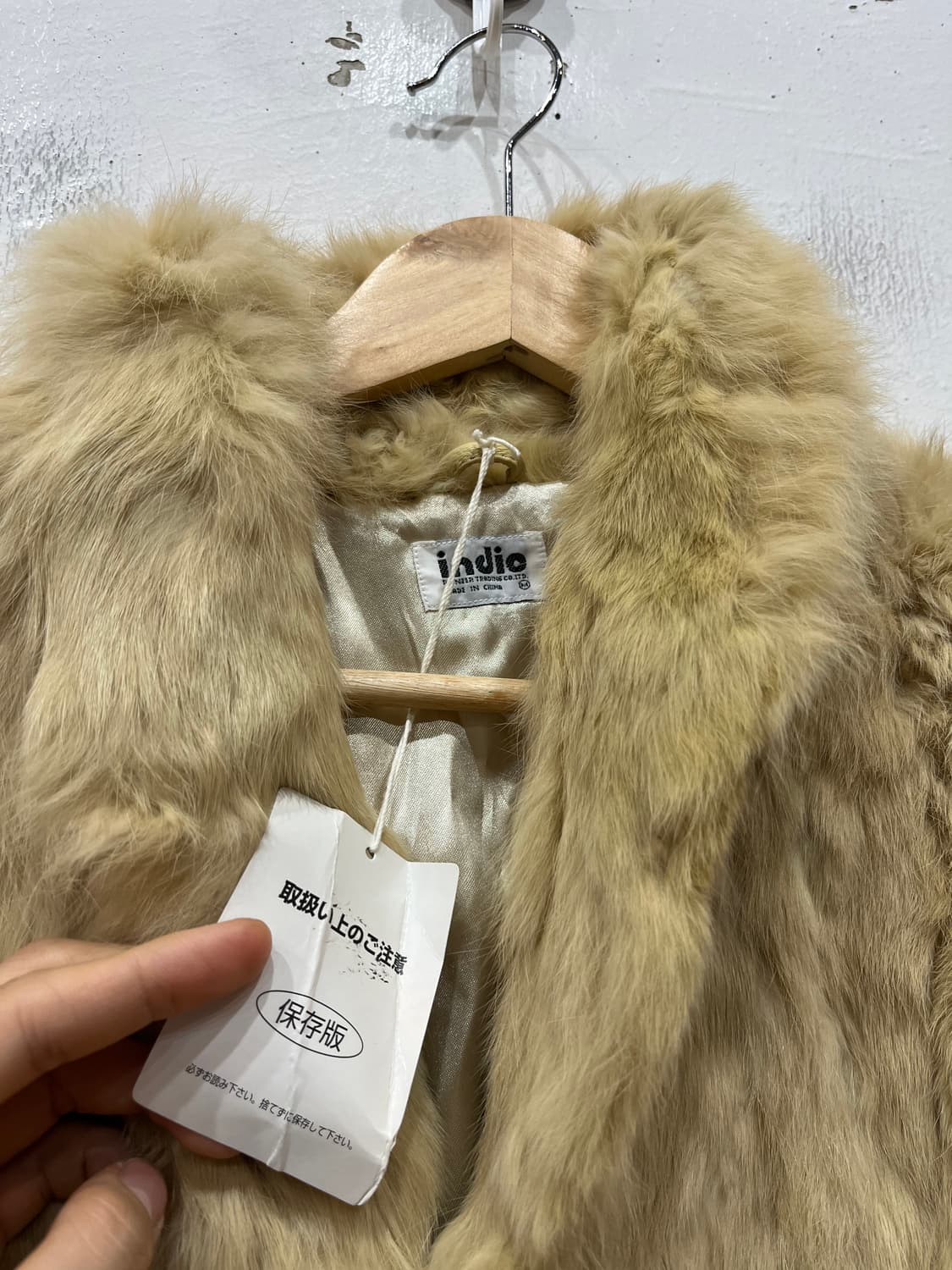 INDIO 레빗퍼 크롭 퍼자켓 미사용품  상품이미지3