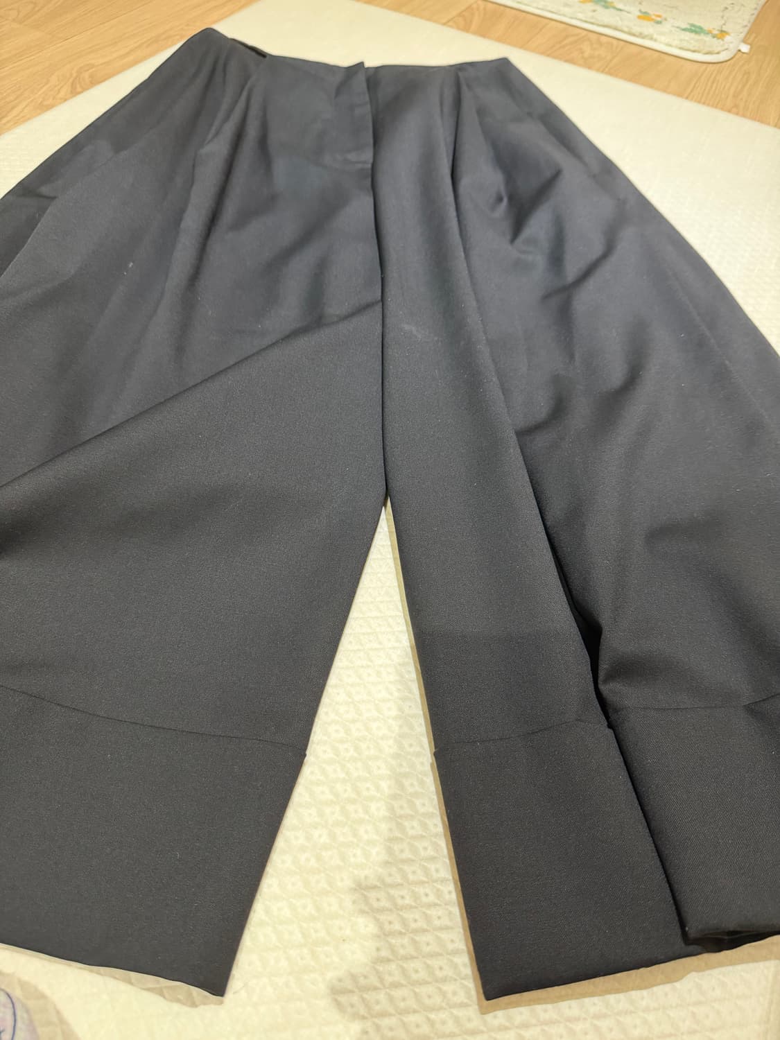 Jw Anderson 와이드한 슬랙스 상품이미지2