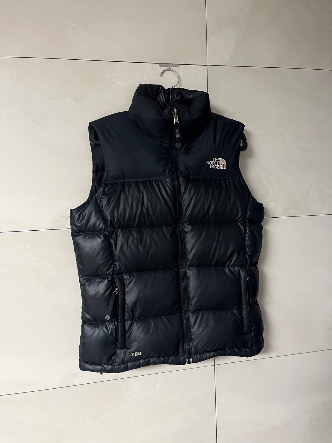 노스페이스 눕시 700 패딩 조끼 블랙 [L] 상품이미지2