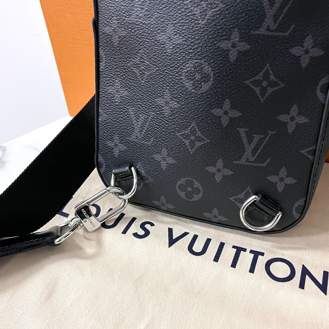 [S급/정품] 루이비통 에비뉴 슬링백PM 이클립스 크로스백 가방 상품이미지6