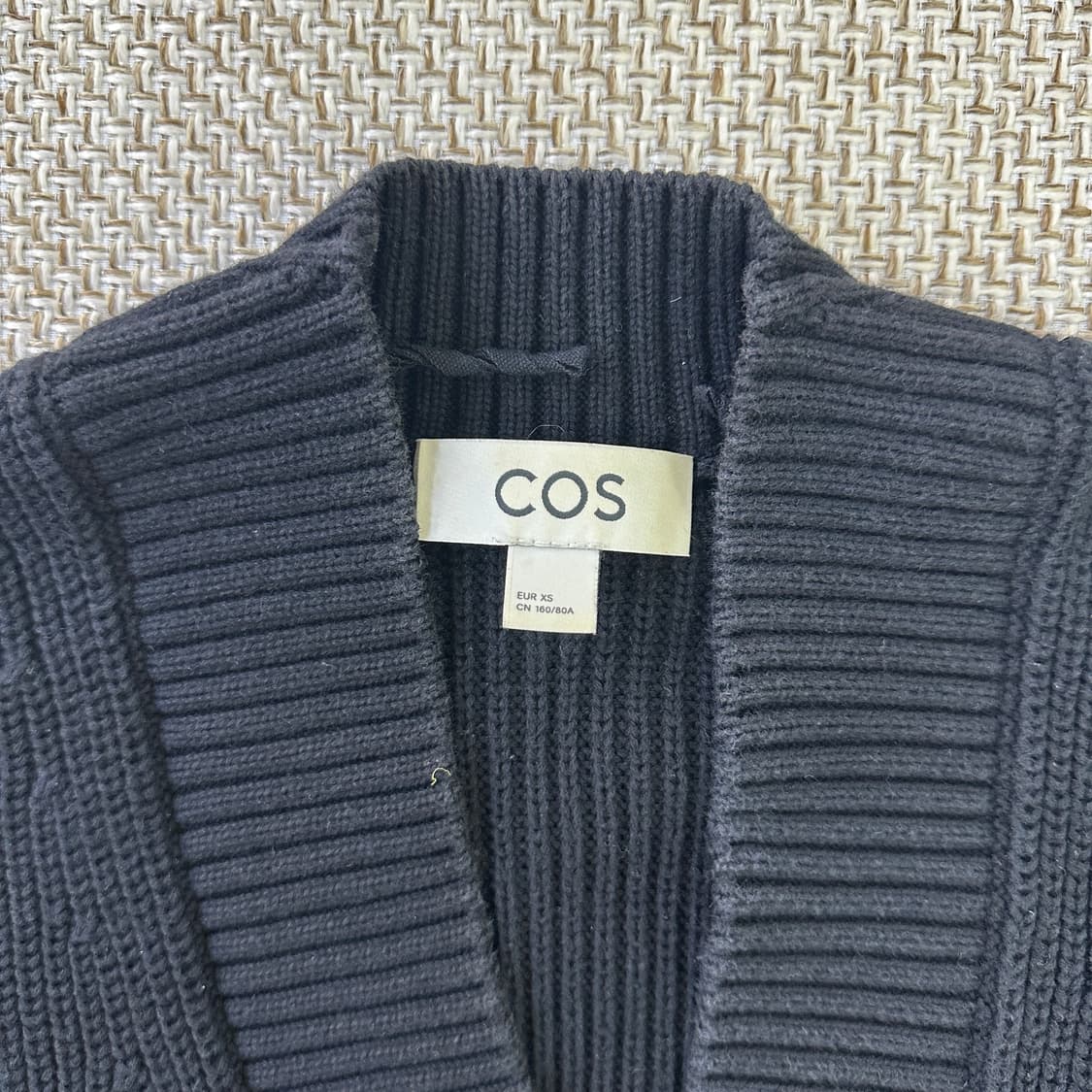 XS 코스 미니멀 오버핏 하찌 니트0331D 상품이미지2