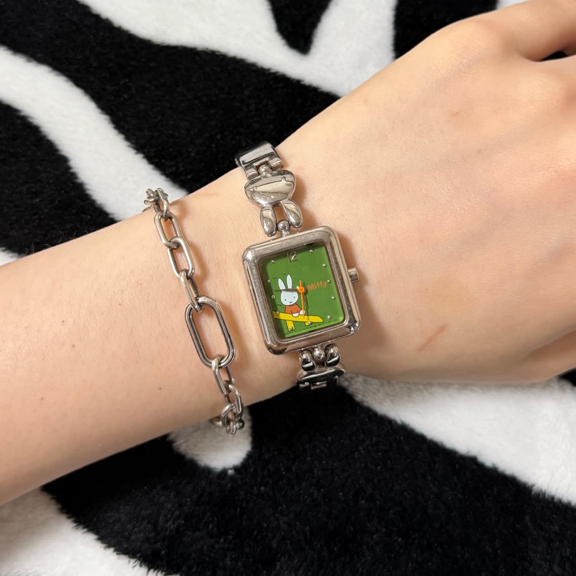 vintage miffy metal watch 미피 메탈 손목시계 상품이미지3