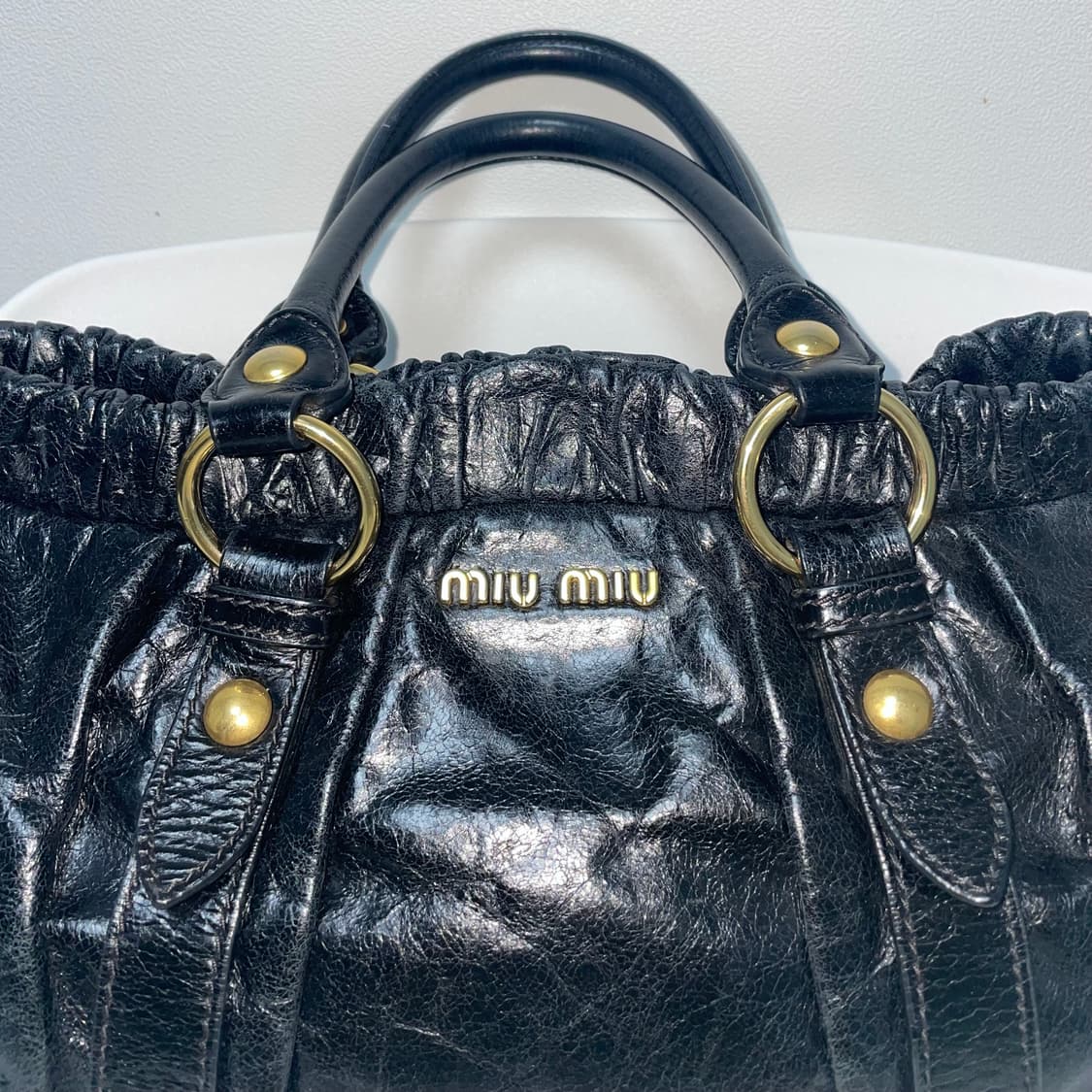 미우미우 비텔로 토트백 블랙 상품이미지2