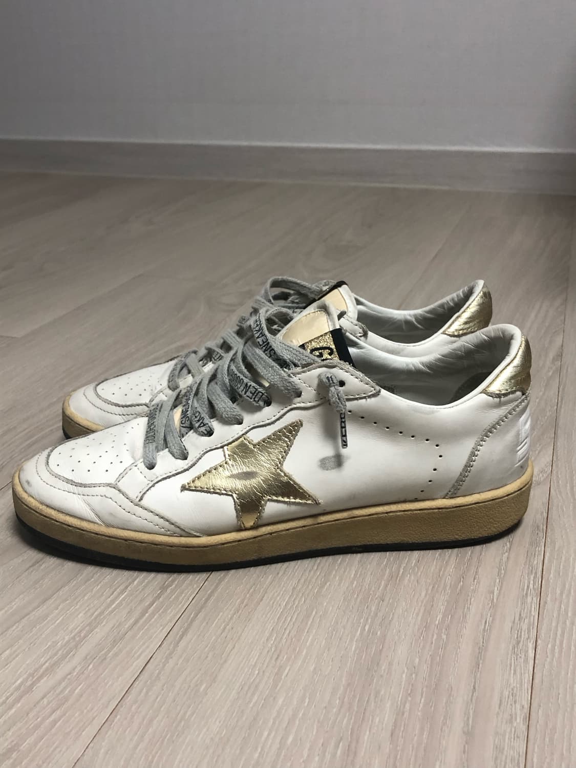 골든구스 볼스타 스니커즈 골드 (37사이즈) 상품이미지4