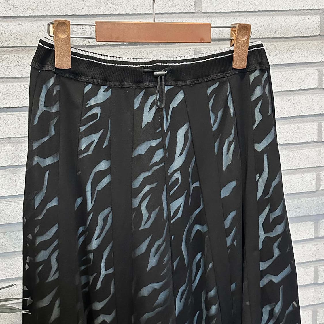 JPN VINTAGE 미디 밴딩 스커트 지브라 패턴 시스루 디테일 블랙 상품이미지5