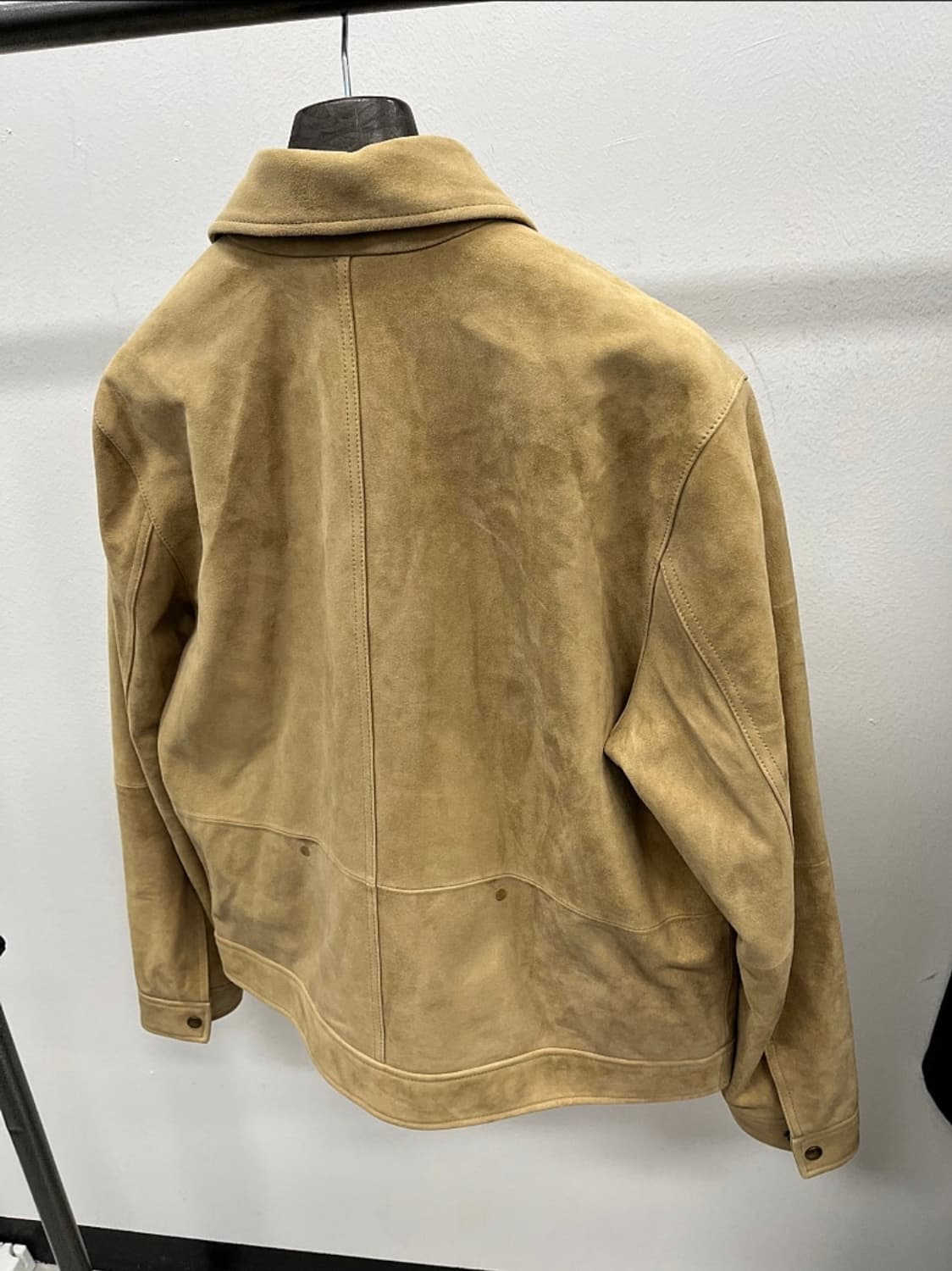 105) 바나나리퍼블릭 24ss 스웨이드 트러커  상품이미지8