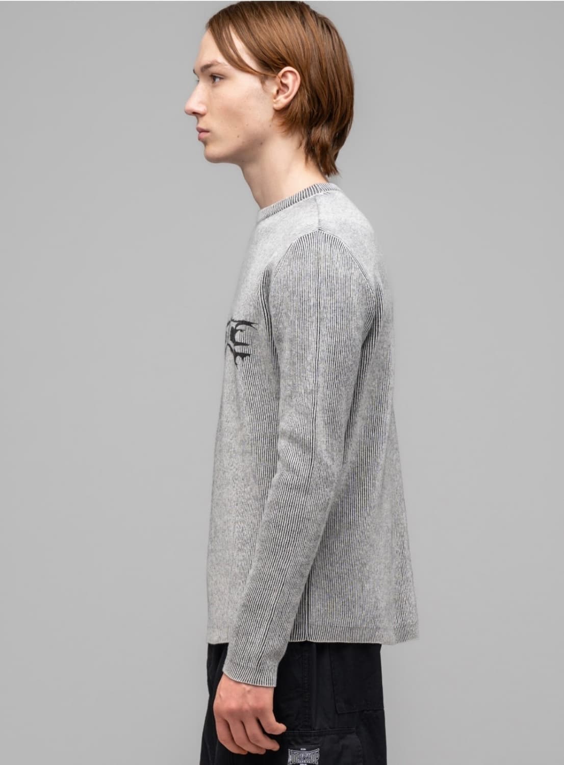 M 032C 너브 셰터 슬림 컷 롱슬리브 니트 상품이미지10