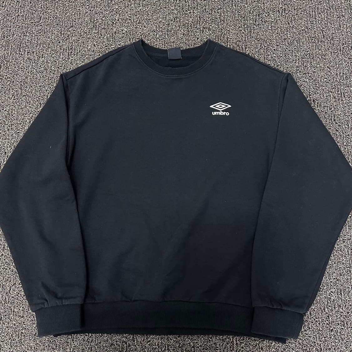 엄브로 맨투맨 블랙 95(M) 상품이미지1