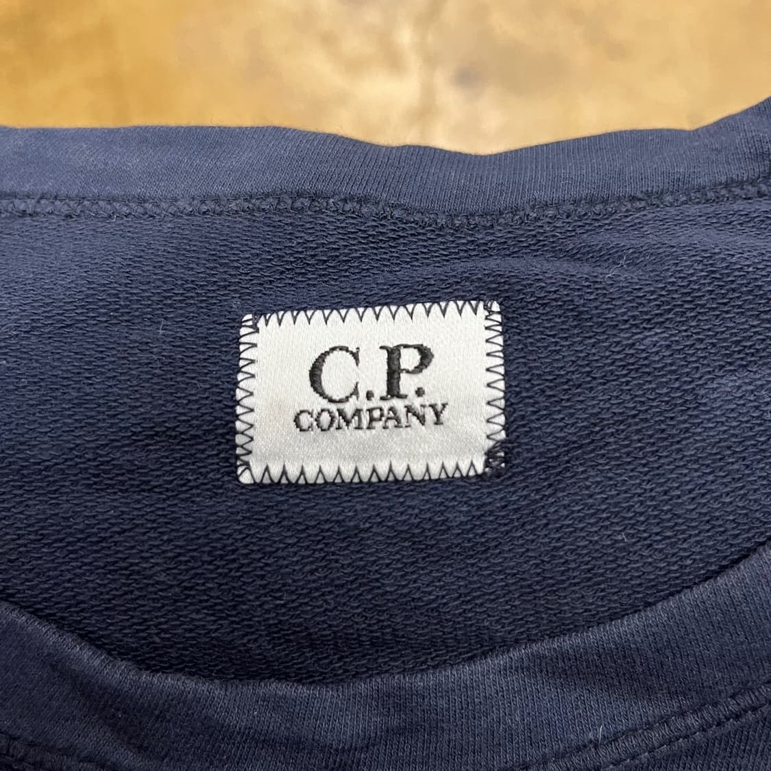 [정품] C.P.컴퍼니 네이비 렌즈 맨투맨 티셔츠 b8 상품이미지6