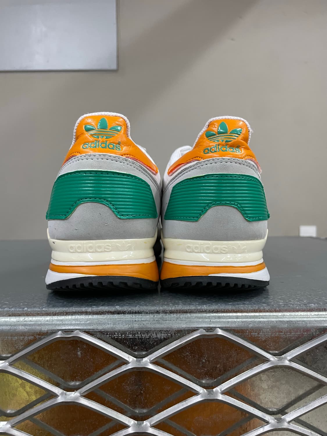 아디다스 ZX 700 화이트 오렌지 265 상품이미지3