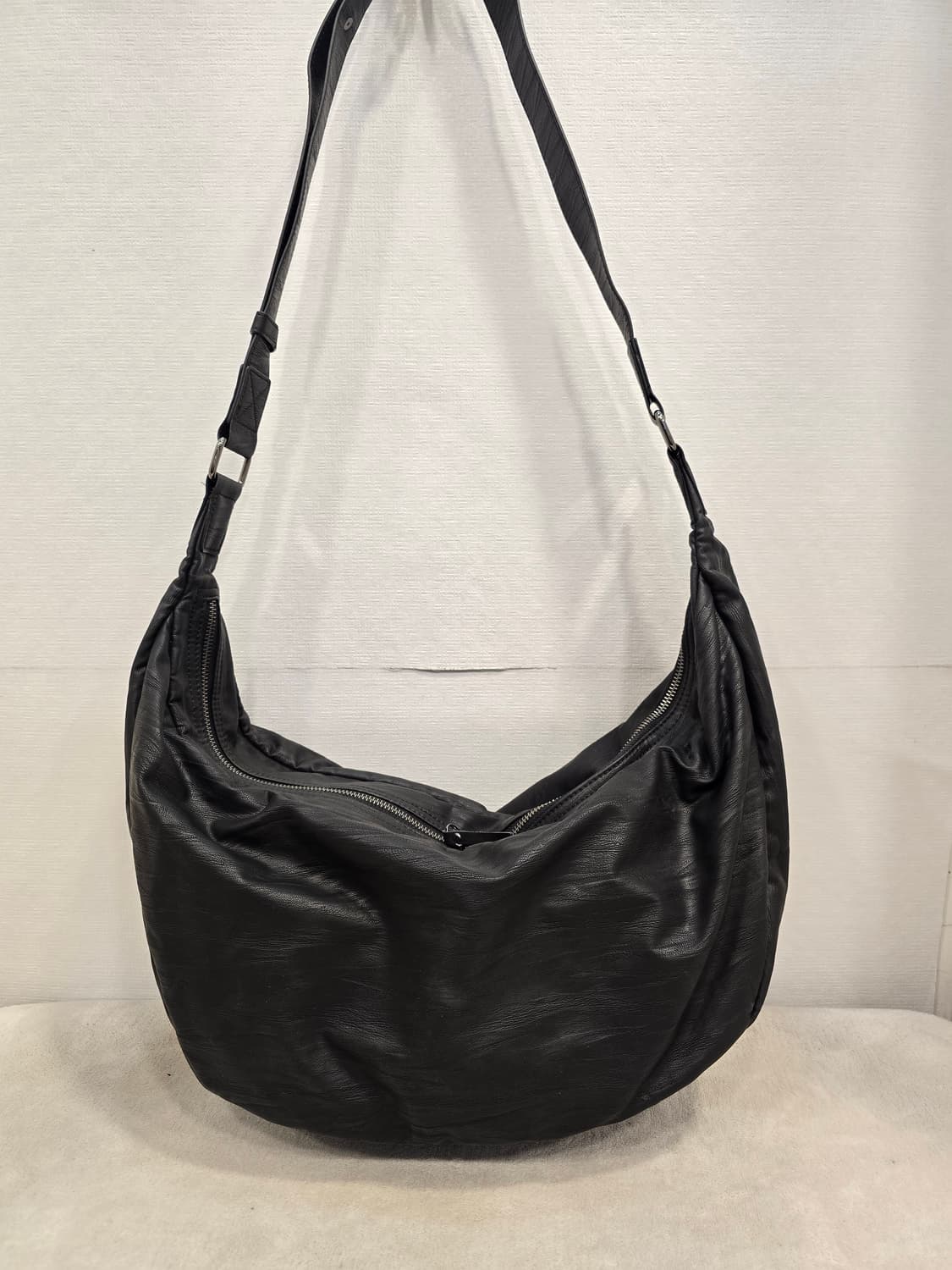 도프제이슨 DOFFJASON 크링클 레더 크로스백 블랙 상품이미지1