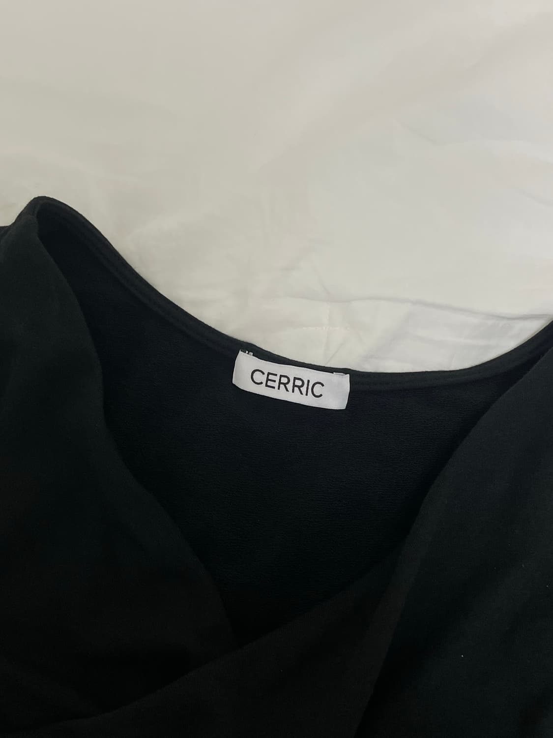 Cerric 세릭 드레이프 크로스 슬리브리스 상품이미지5