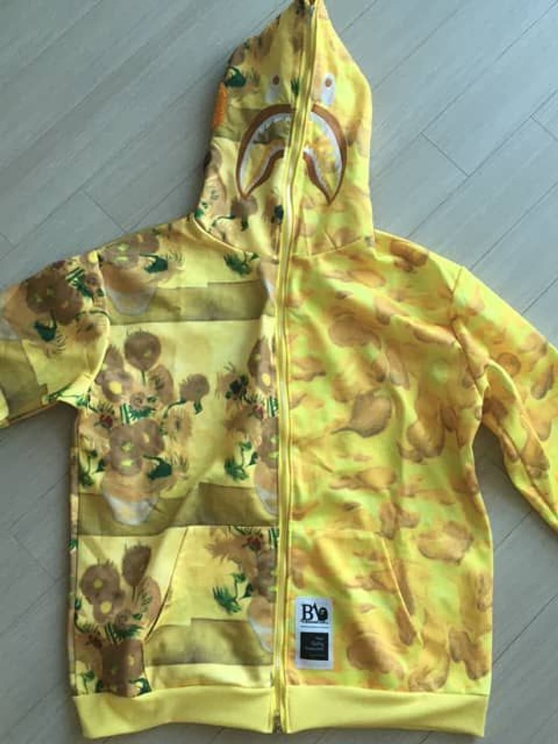 베이프 x 반 고흐 뮤지엄 샤크 풀 집 후드 옐로우 상품이미지1