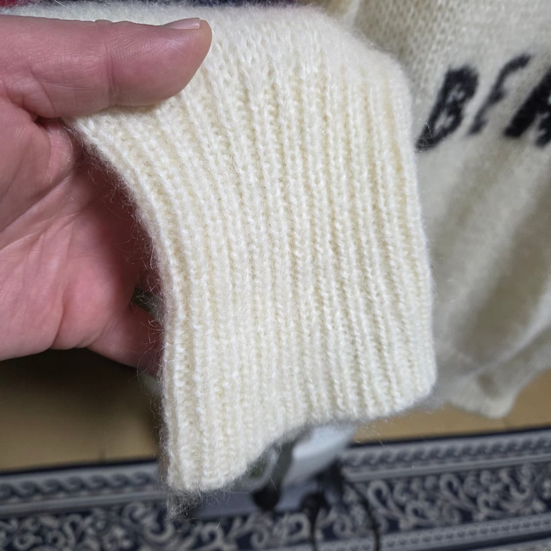 버버리 런던 모헤어 니트 상품이미지3