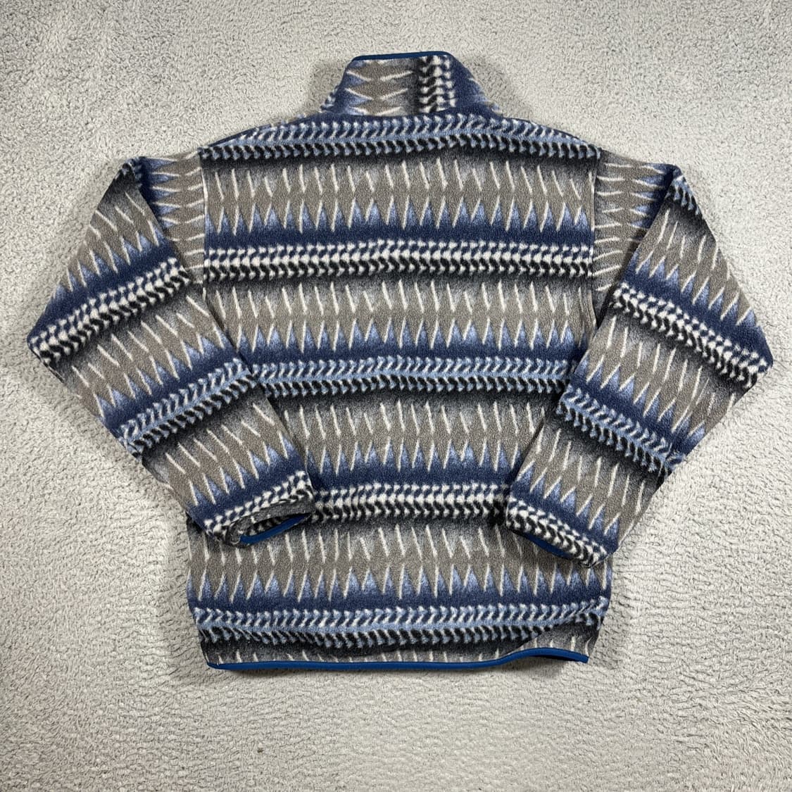 17FW 파타고니아 신칠라 스냅-T 그레이 아즈텍 패턴 상품이미지5