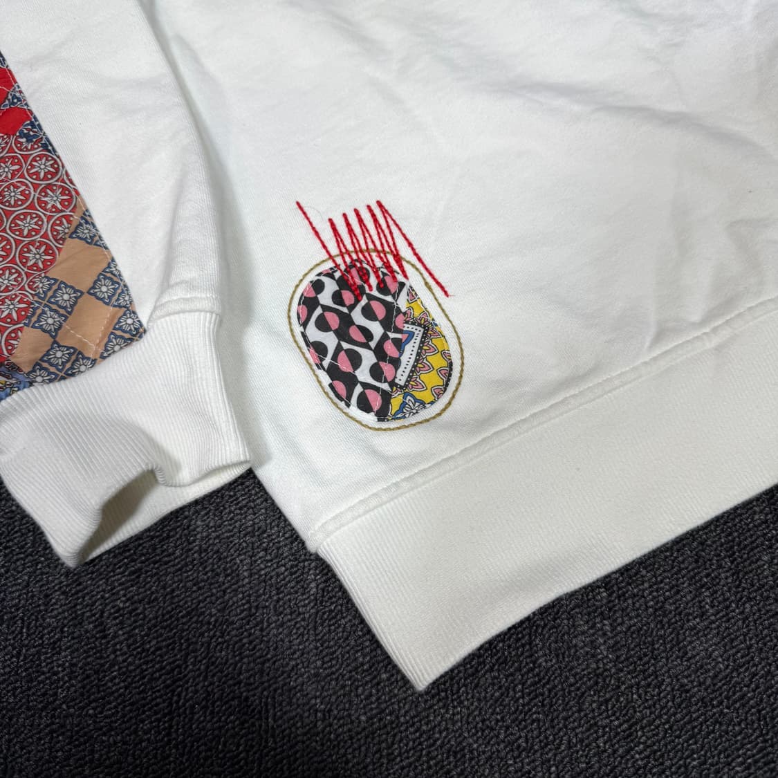 뉴에라 패치워크 크루넥 맨투맨 상품이미지4