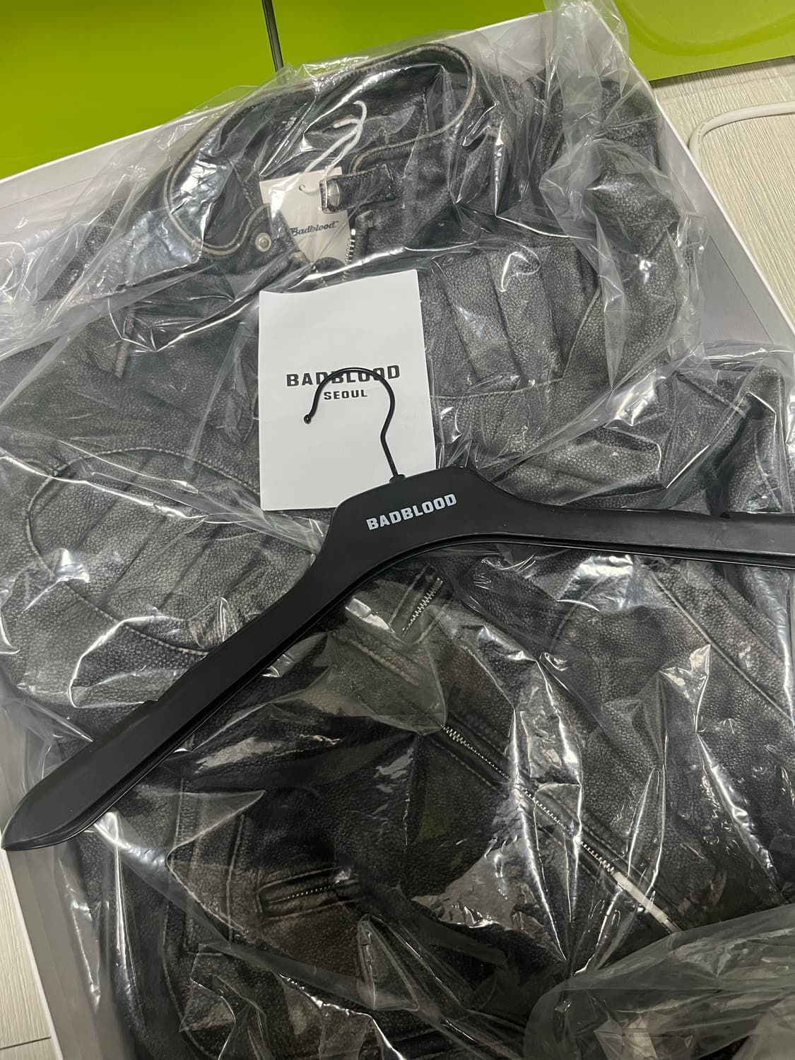 배드블러드 크랙 레더 레이싱 자켓 m 택달린 신품 상품이미지2