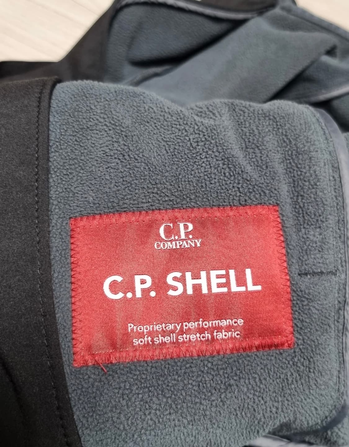 cp컴퍼니 쉘 렌즈 후드집업 상품이미지3
