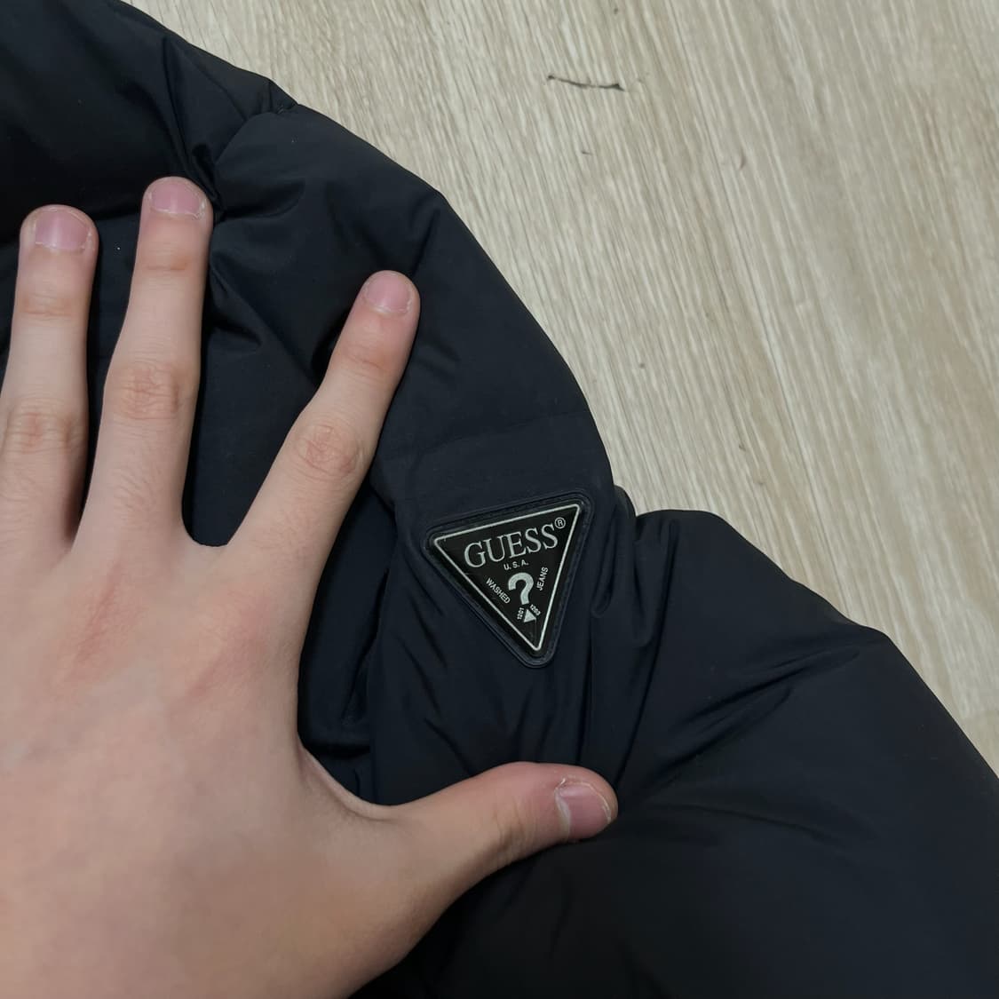 게스 와펜 구스다운 푸퍼 숏패딩 S/90  상품이미지4