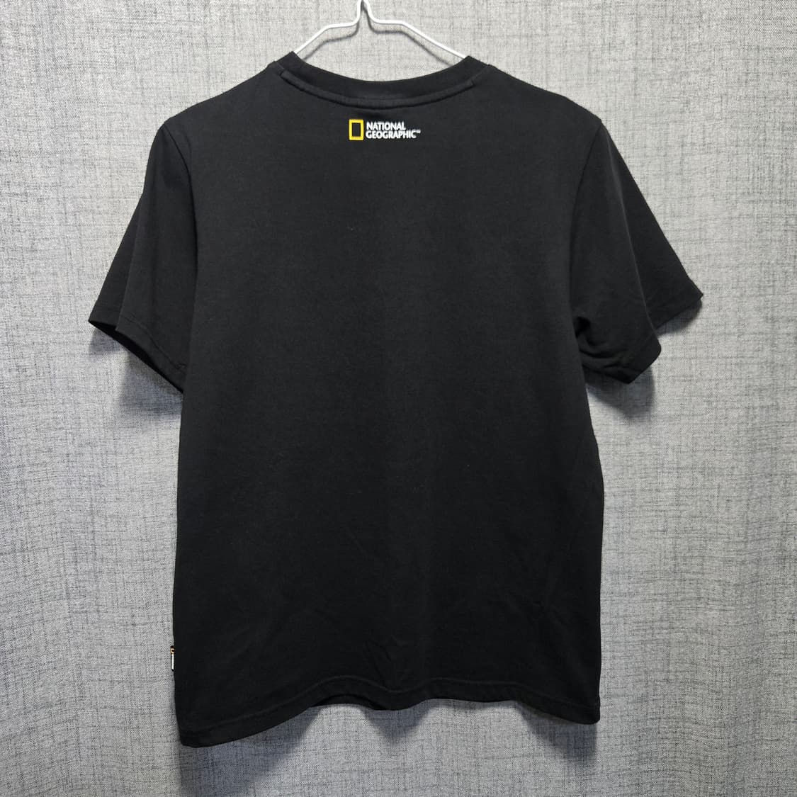 내셔널지오그래픽 검정 반팔 티셔츠  상품이미지2