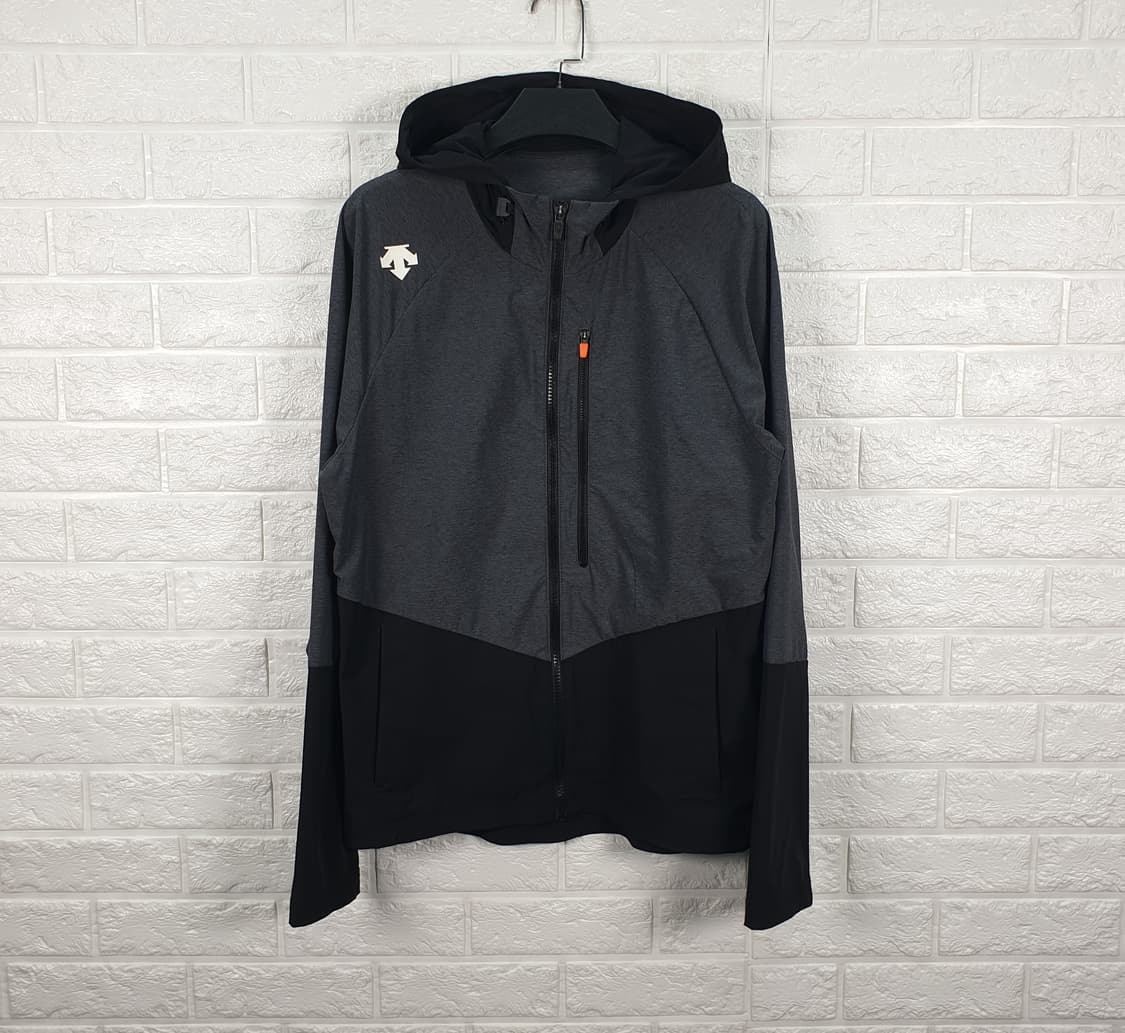 [100]데상트 기능성 후드집업 상품이미지2