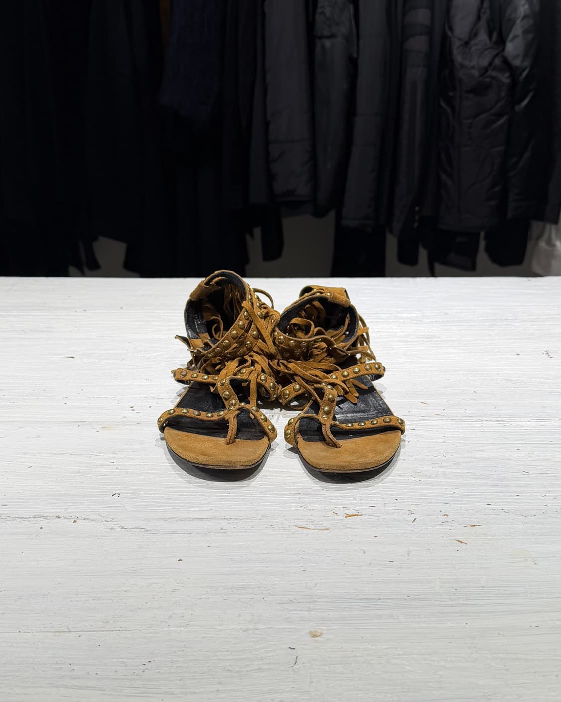 생로랑 브라운 스웨이드 프린지 샌들 상품이미지3