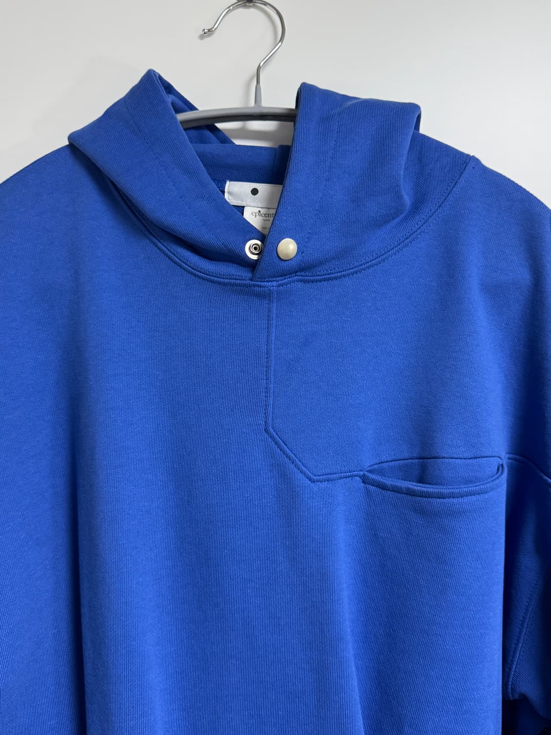 에피센터 투어리스트 Aigu hoodie blue 2 size 상품이미지4