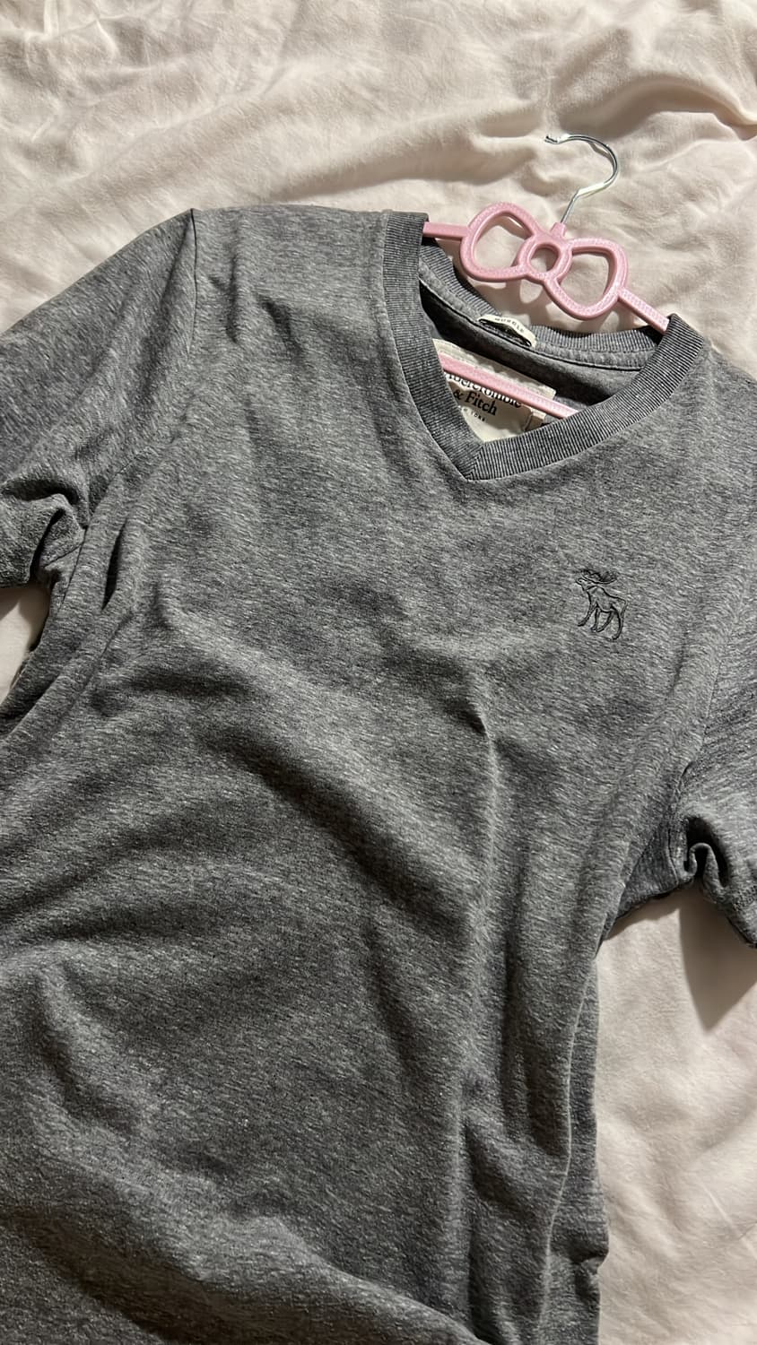 아베크롬비 브이넥 그레이 반팔티 상품이미지3