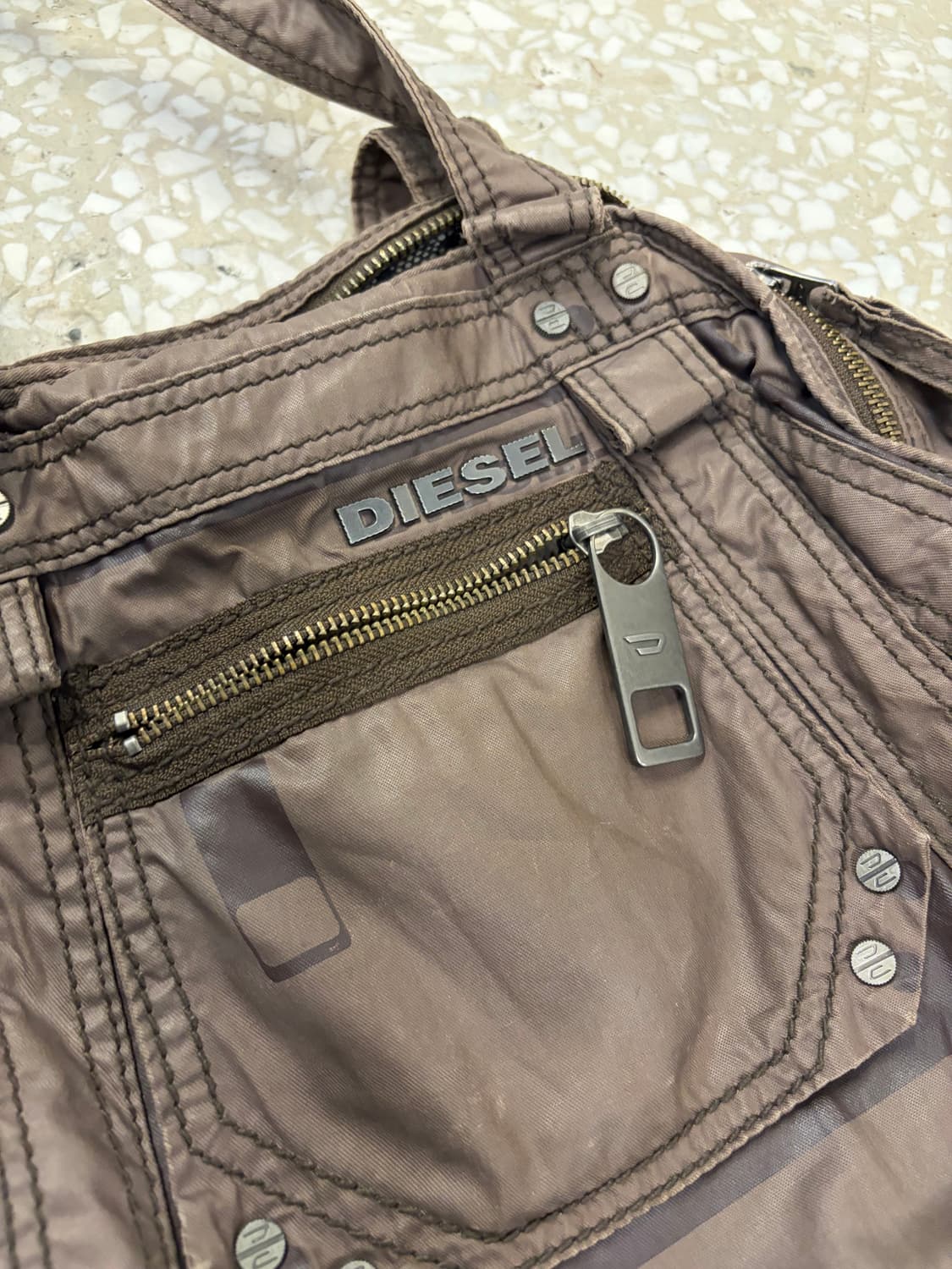Diesel multi pocket shoulder bag brown  상품이미지7